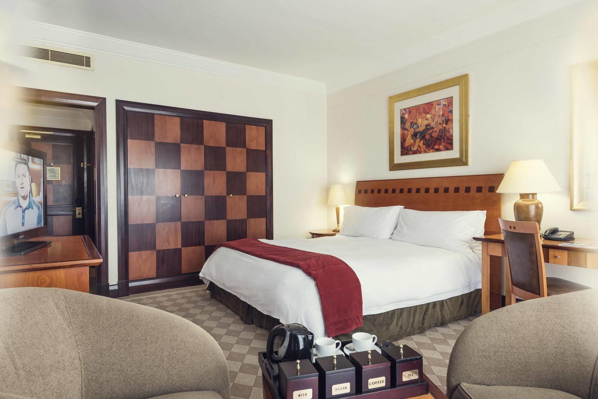 Carnival Club Hotel Йоханнесбург Экстерьер фото