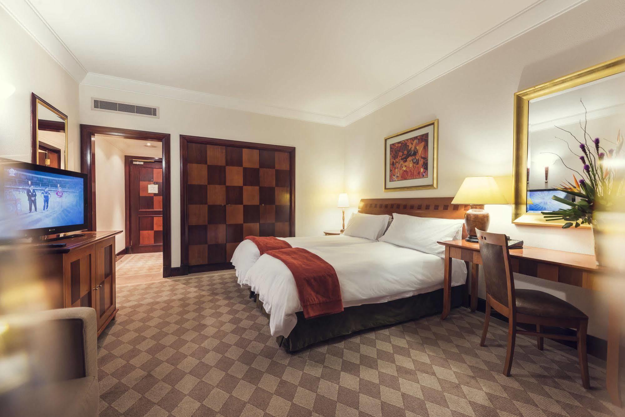 Carnival Club Hotel Йоханнесбург Экстерьер фото