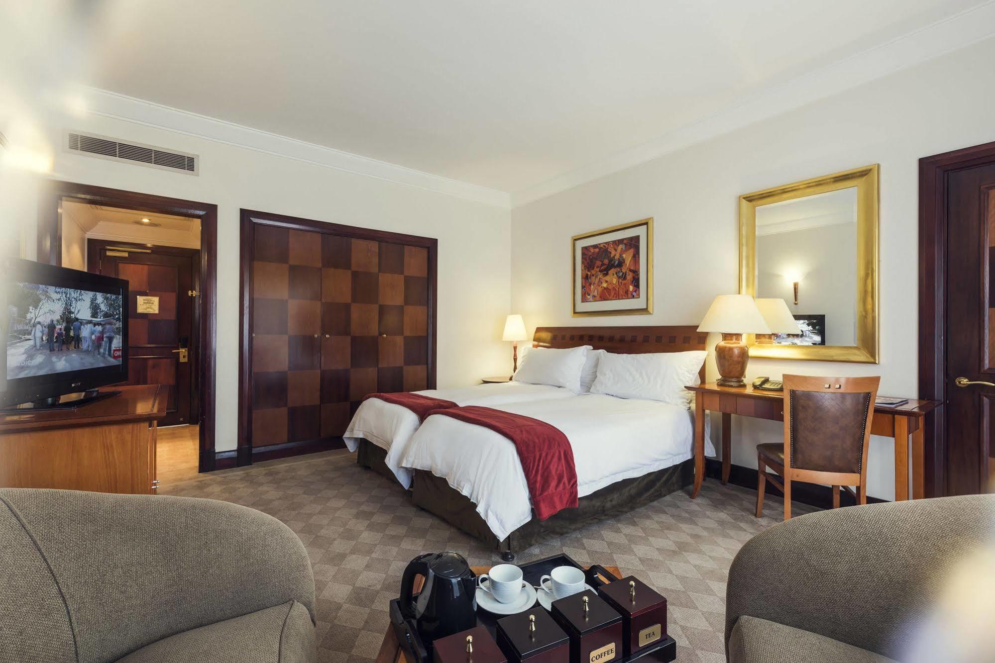 Carnival Club Hotel Йоханнесбург Экстерьер фото