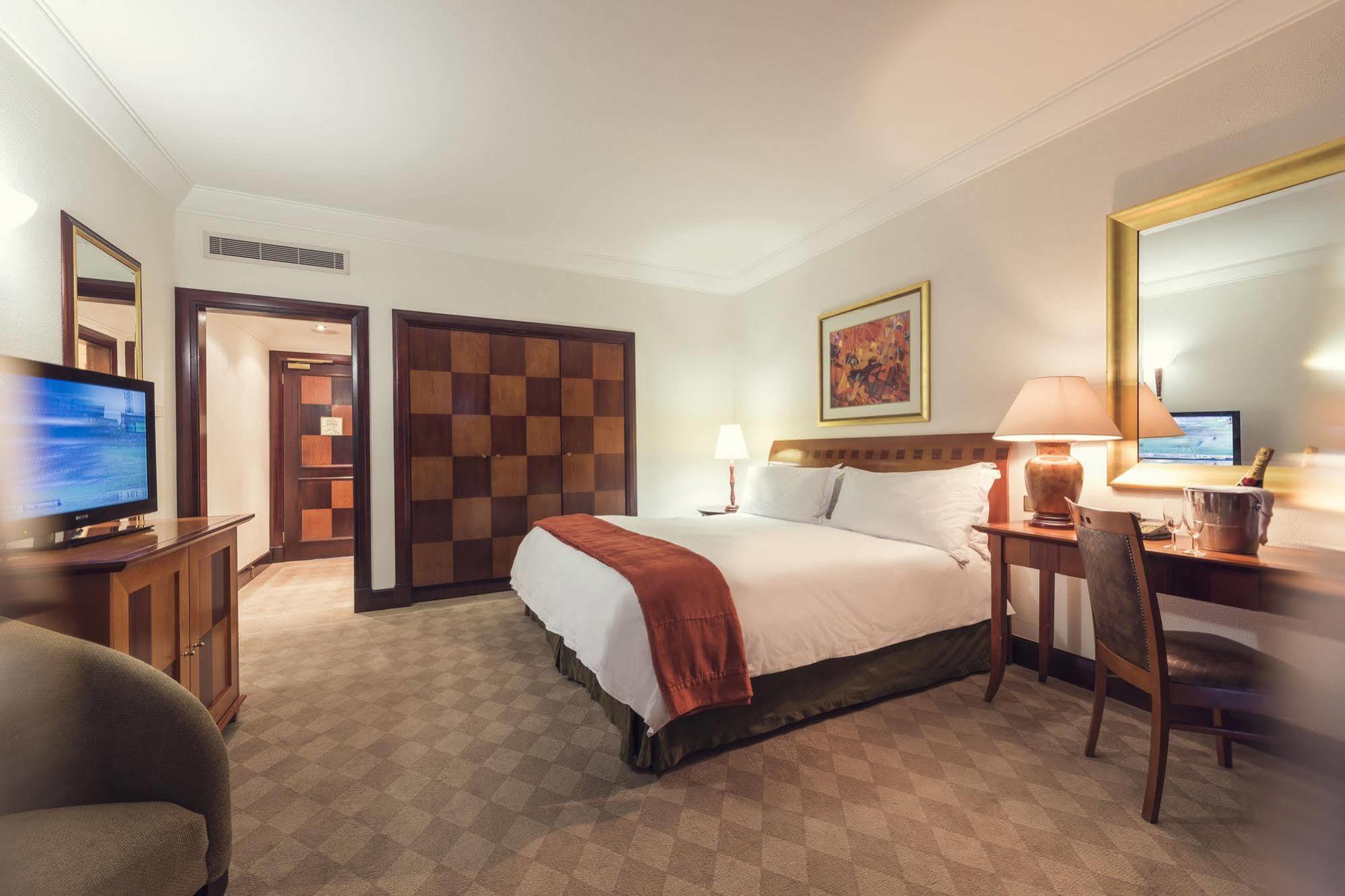 Carnival Club Hotel Йоханнесбург Экстерьер фото