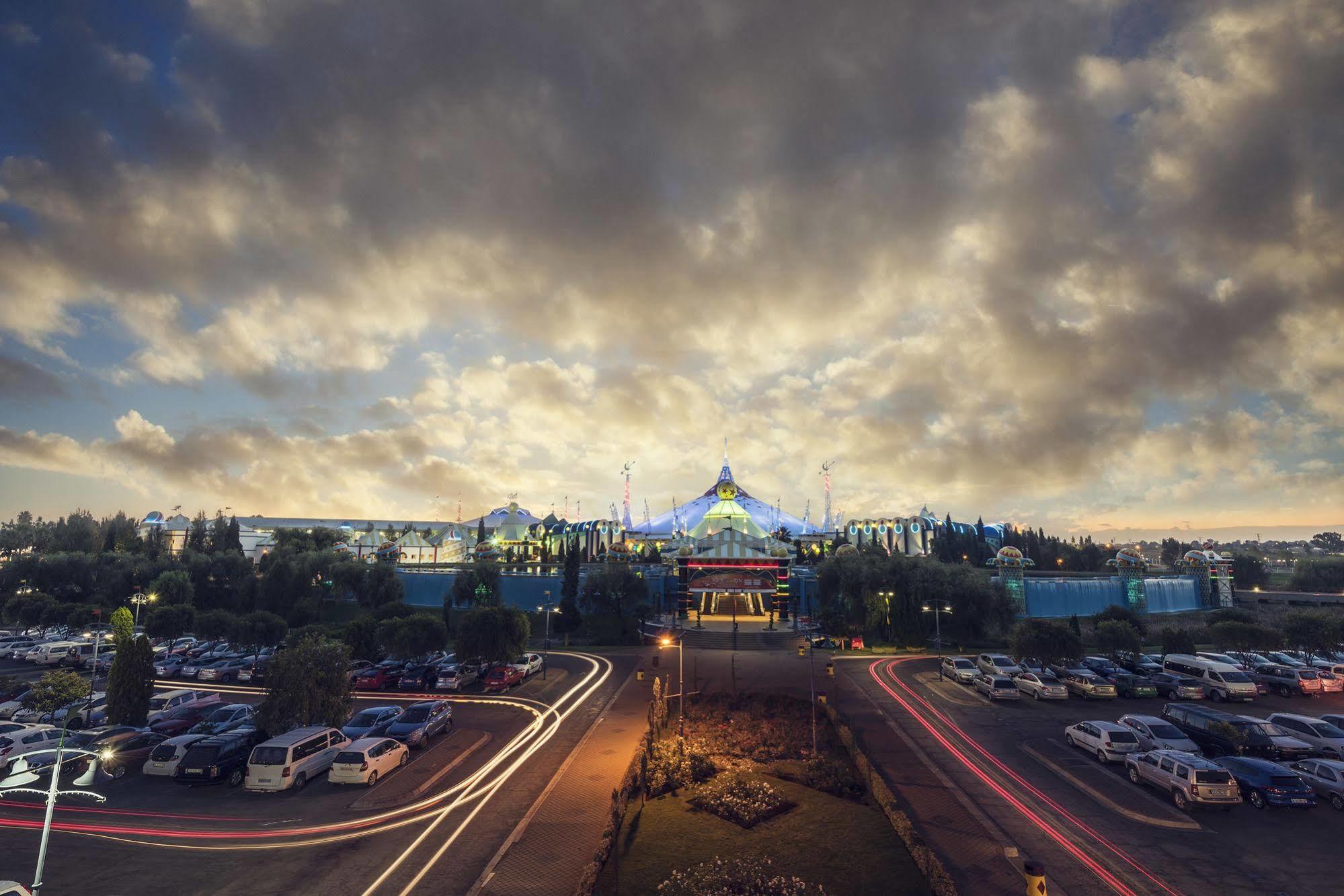 Carnival Club Hotel Йоханнесбург Экстерьер фото